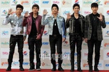 JYP멤버 중 2PM만 왜 따로 유통할까