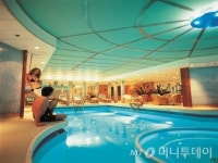 떠다니는 궁전 초호화 크루즈여행 뜯어보니···