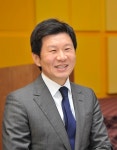 골(Goal)은 넣고 공(功)은 돌리는 '캡틴 정(鄭)'