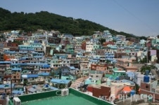 관광객 45만명 몰려든 달동네…감천마을에 무슨 일?
