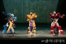 파워레인저 日 도에이, 또봇 공연장 찾은 까닭은?