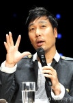 이문세 콘서트, 일정 연기 대한민국이 울고 있는데…