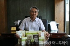 보리 하나 들고 육지에서 섬으로 온 농사꾼