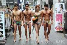 [사진]리바이스 바디웨어, 바캉스 속옷 미니 패션쇼