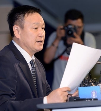 대한축구협회, 홍명보 유임키로···발 빠른 日대처와 '비교'