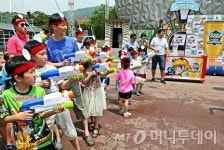 식상한 여름 휴가는 가라!..유아동업계 이색행사 눈길