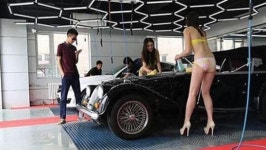 비키니 미녀가 해주는 세차 서비스, 가격이 무려