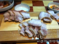 제주도로 떠난다면…여기 돼지고기 먹어봤어?