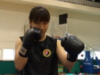 우슈 여자 산타 김혜빈 한 대 맞으면 두 대 때려 이긴다