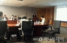 모성보호제도 사각지대, 부모보험 도입이 대안될까