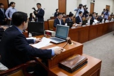 기재위, 야당 허창수·김성주·자니윤 등 국감증인 신청