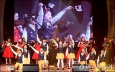 [사진]재능공연 펼치는 부산 어린이재능봉사단