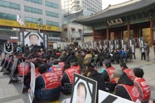 경비원 분신 압구정 아파트 경비원들, 파업 결의