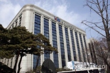 자살한 중기중앙회 비정규직 권씨 부당해고로 봐야