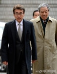 비선실세 의혹 질문에 정윤회 말도 안 되는 얘기 일축