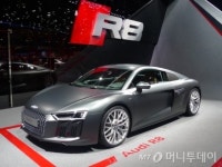 수퍼카 총출동 수십억짜리도···PHEV·소형차 경연장