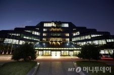 최고 인재 산실에서 최고 기업 산실로