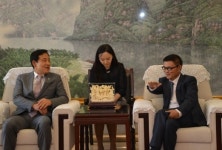 회장님이 다섯살 어린 동생, 따거로 모시는 이유는?