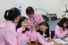 산업현장에 女風을, 여학생 2000명 공장으로