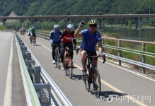 북한강자전거길 달리는 봉땅 벨기에대사