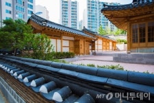 한옥 품은 최첨단 아파트…래미안 마포 리버웰
