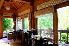 올여름 1박2일은 범영루…물한계곡 보이는 누마루 시원