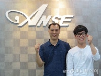 뽑아놓으면 나가고.. 한 중소기업의 생존실험