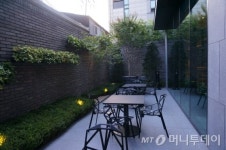 패션기업이 만든 세련된 부티크호텔