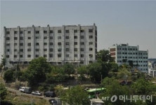 붕괴위험 서대문구 금화시범, 44년만에 철거