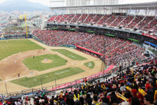 소음·교통정체…광주 야구장 인근 아파트 주민 소송 제기