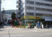 약국 앞 쓰레기 컨테이너…부산대병원 갑질 논란?