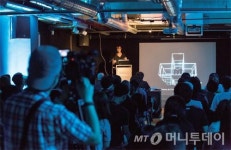 예술 품은 첨단 기술, 미래공간으로 재창조된 공장