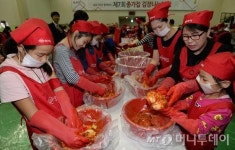 中 수출 쌀·삼계탕·김치 대박?.. 가격·AI·물류 3대 악재