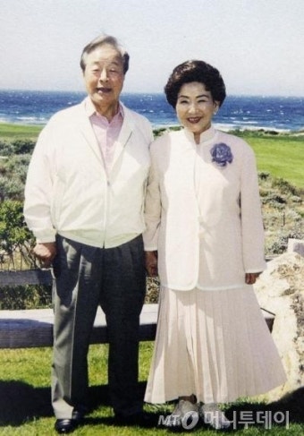 [YS서거]손명순 여사, 자택 떠나 서울대병원 빈소로
