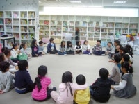 [비평의 플랫폼]공부하는 도서관? 놀이하는 도서관이 필요하다