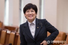 강은희 장관지명으로 與 비례대표 사퇴…정윤숙 승계