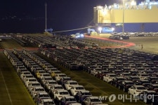 지난해 무역 9639억弗… 5년 만에 1조弗 수성 실패(상보)