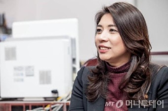 유아인의 엄마 '이자스민' 의원은 누구?