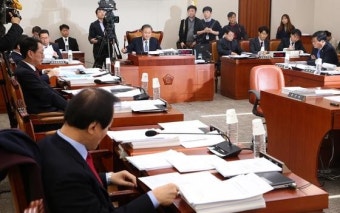 '원샷법' 국회 법사위  전체회의 통과(상보)