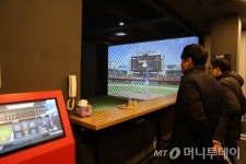 이젠 야구다! 골프존 스크린야구 1호점 가보니