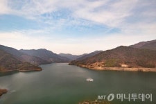 지리산에서 호수를…하동호 리조트에서 묵다