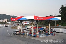 고속도로주유소가 동네주유소보다 비싸다? 모르시는 말씀!