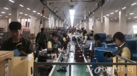 9년간 한 제품만 생산…휴롬 원액기 공장 가보니