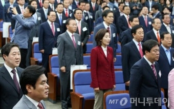與 당선인 총회, '비대위' 결론 낼까…우상호, 국민의당 지도부 면담