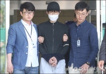 [사진]서초경찰서 나서는 '강남역 묻지마 살인' 피의자