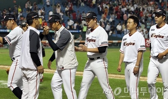 한화, 18년 만에 1위 등극! 삼성 라이온즈 꺾고 7연승 질주