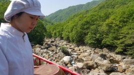 신세계百, 미래를 캐는 청년 농부 돕는다