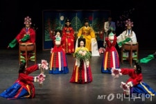 국악, 한국판 태양의 서커스 되려면…IT·먹거리·볼거리 잡아라