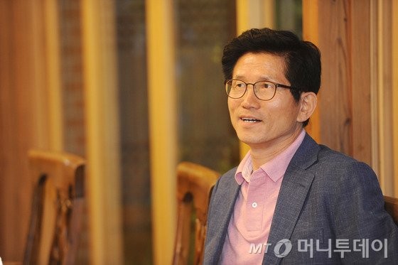 김문수, 당 대표 출마 욕심 없어...국가 위기 감안하며 당권 도전설 모두 부인