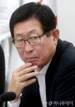 [사진]조환익, 고심